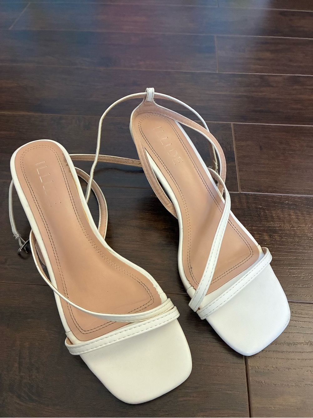 LELDE White Strappy Square-Toe Low Heels